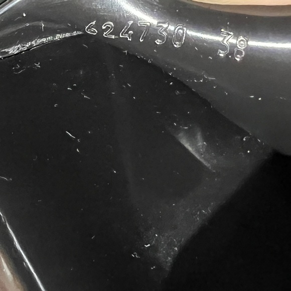 Gucci Rubber Slide Sandal - Picture 4 of 4